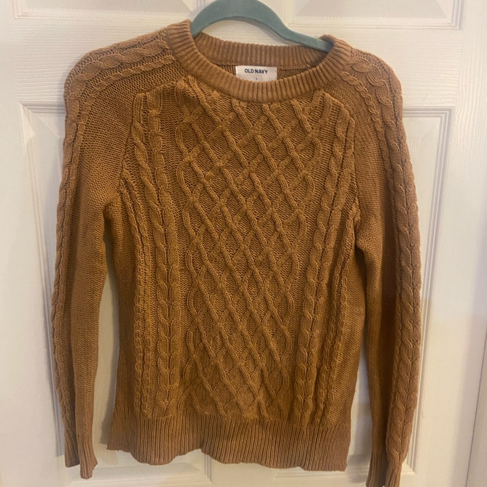 Size small Old Navy, crewneck cableknit sweater